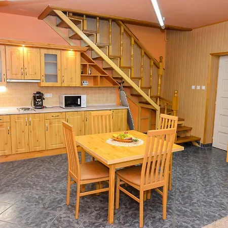Bed & Breakfast Tinodi Fogado 3*