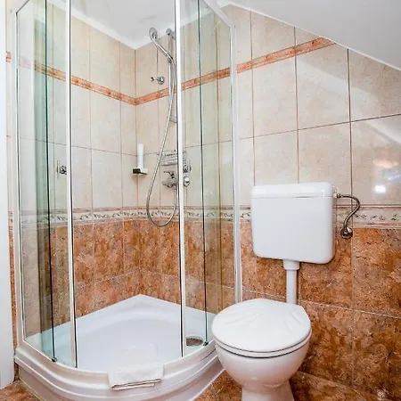 Bed and Breakfast Tinodi Fogado