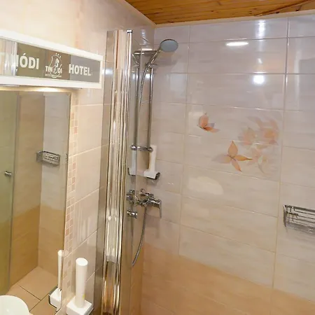 Tinodi Fogado Bed & Breakfast 3*