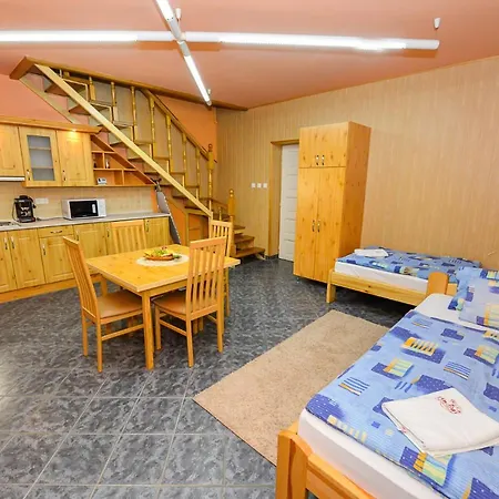 Bed & Breakfast Tinodi Fogado Sarvar