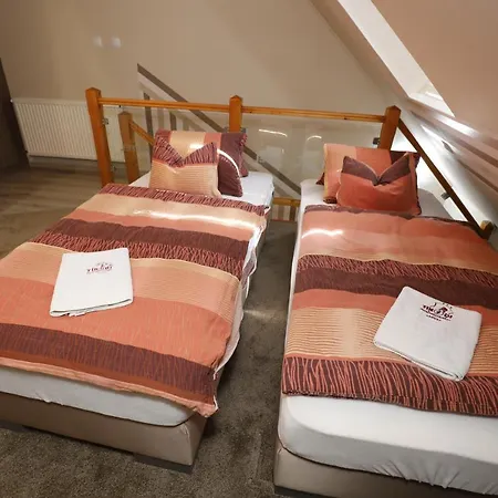 Bed & Breakfast Tinodi Fogado