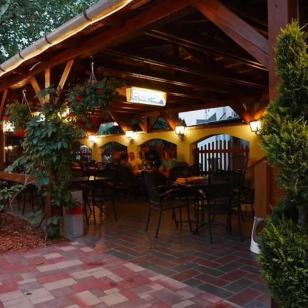Bed & Breakfast Tinodi Fogado Sarvar