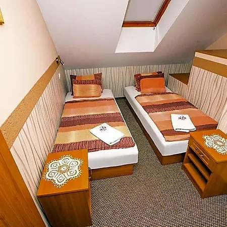 Tinodi Fogado Oda ve Kahvaltı