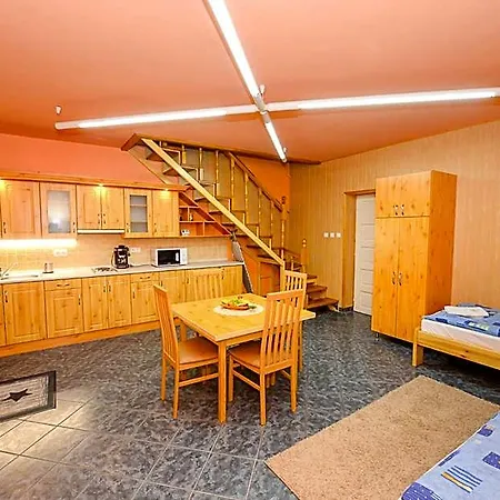 Oda ve Kahvaltı Tinodi Fogado