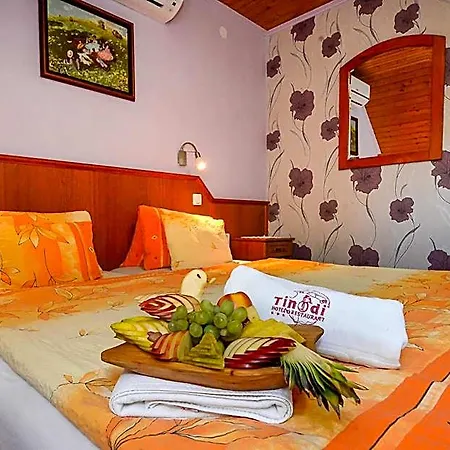 Tinodi Fogado Bed and Breakfast