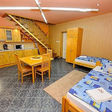 Bed and Breakfast Tinodi Fogado