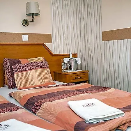 Tinodi Fogado Bed and Breakfast Sárvár