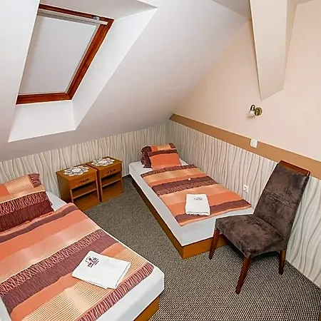 Bed and Breakfast Tinodi Fogado 3*