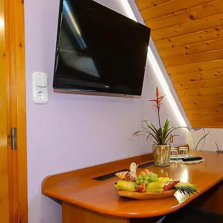 Tinodi Fogado Bed & Breakfast