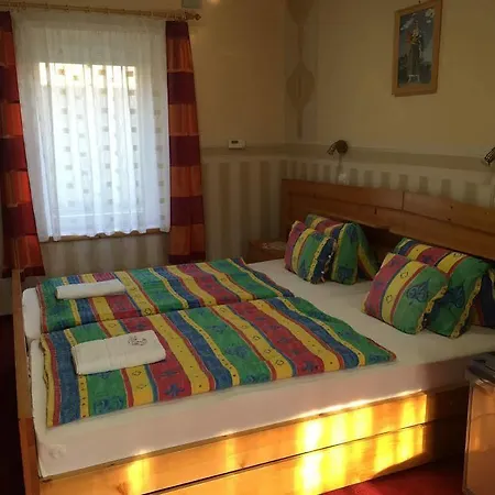Tinodi Fogado Oda ve Kahvaltı