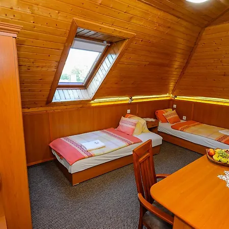 Tinodi Fogado Bed & Breakfast