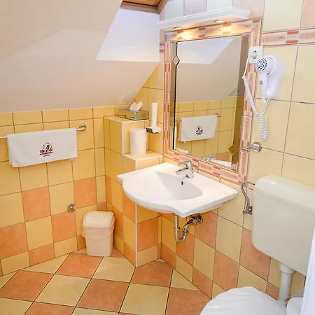 Tinodi Fogado Couette-café 3*