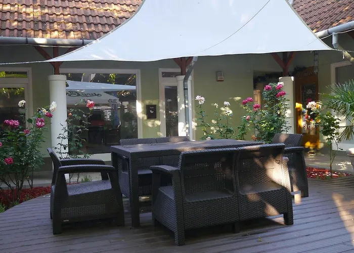 Tinodi Fogado Bed & Breakfast